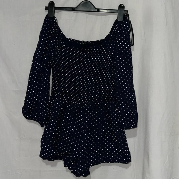 Navy & white polka dot long sleeve Jessica Simpson romper size medium - Picture 1 of 3